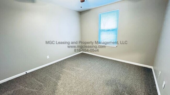 Building Photo - Special Offer at Baltimore Townhomes - One Month Free Rent!