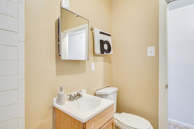 Building Photo - 3443 W Flournoy St