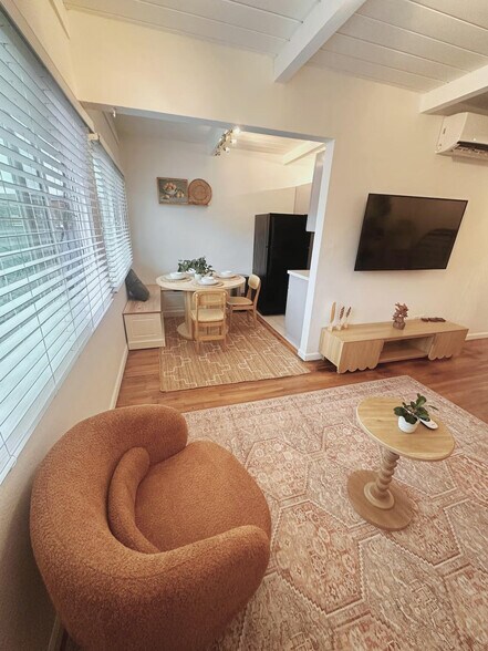 Building Photo - 2710 L St