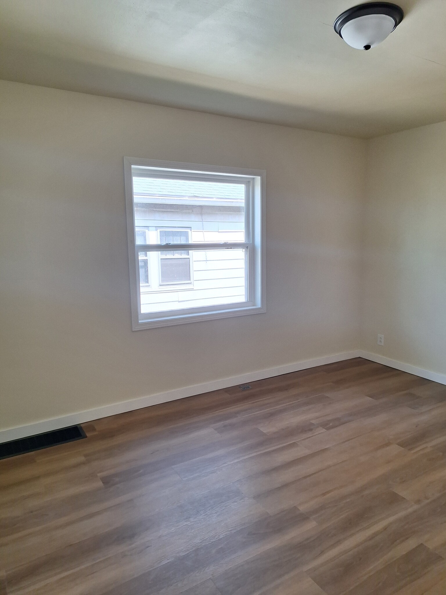 Building Photo - 2300 N Heidelbach Ave