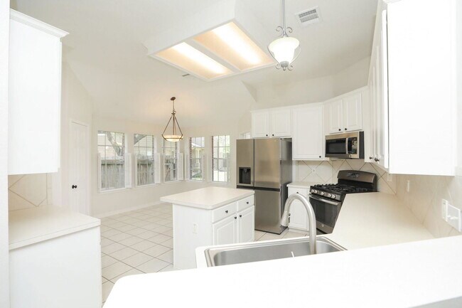 Building Photo - 25215 Aughton Dr