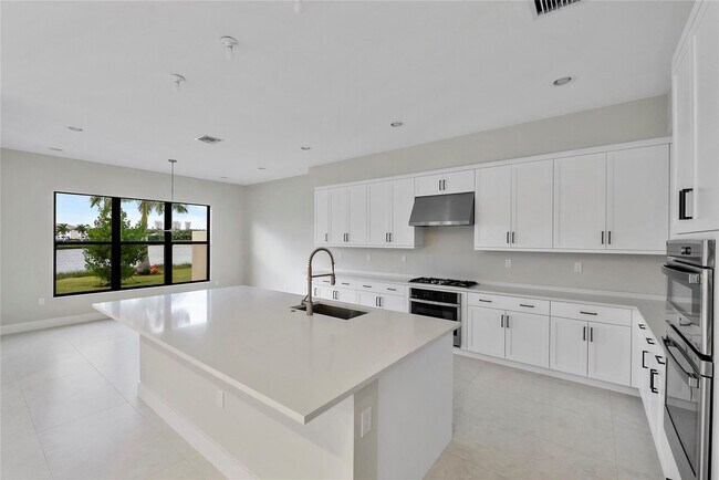 Building Photo - 20119 Pacific Dunes Dr