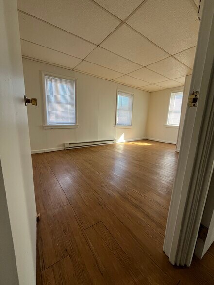 Bedroom 1 - 401 N Baltimore Ave