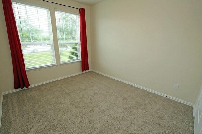 Building Photo - 13346 Pecan Trails Dr