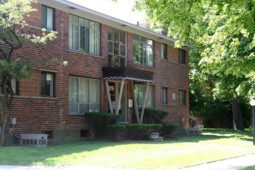 Amber Court Apartments 31053139 Coolidge Hwy Royal Oak MI 48073 Apartment Finder
