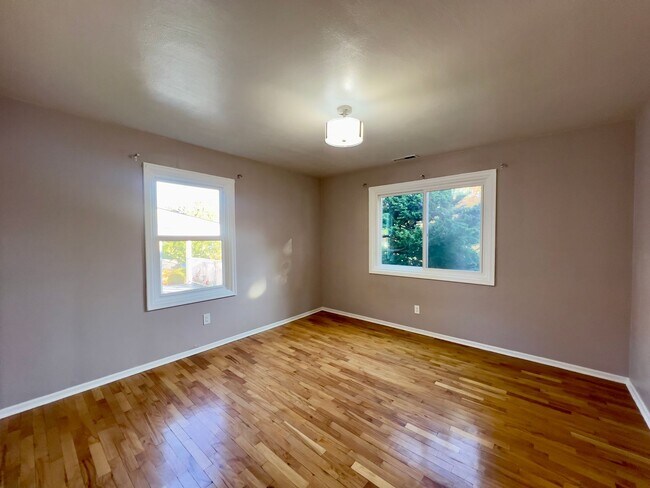 Building Photo - Non-Refundable & Security Deposit Total: $...