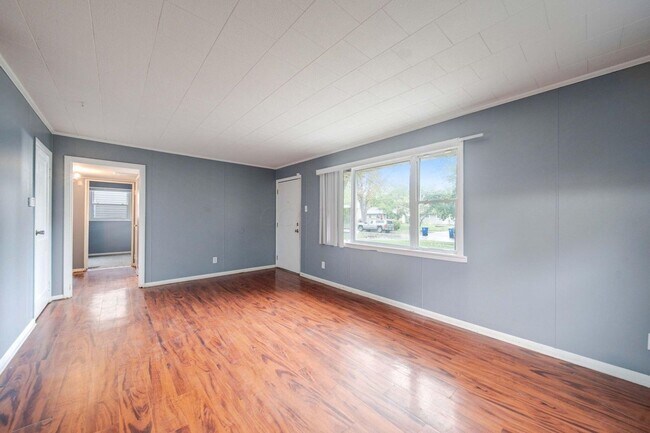Building Photo - Affordable 3-Bedroom Home with Covered Pat...