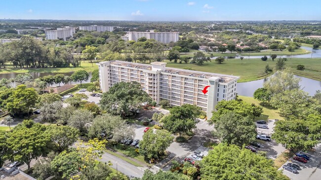 Building Photo - 3080 N Course Dr