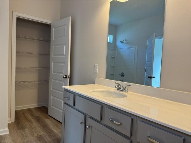 Building Photo - 24 Busby Dr