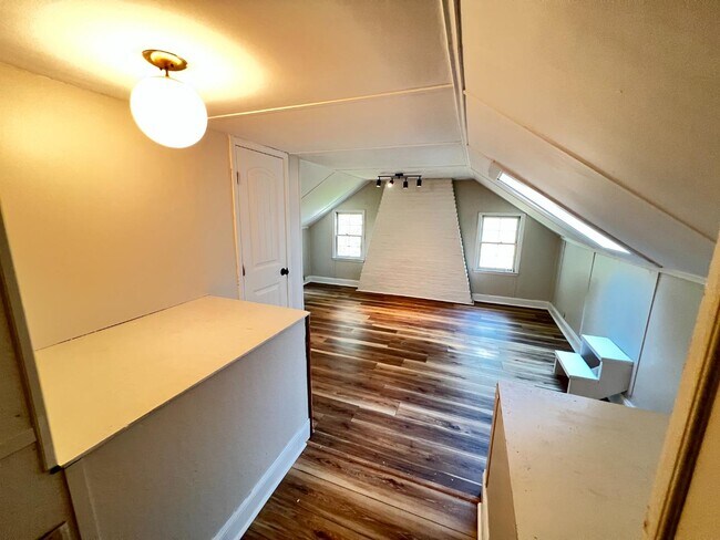 Building Photo - 15 Mann Ct