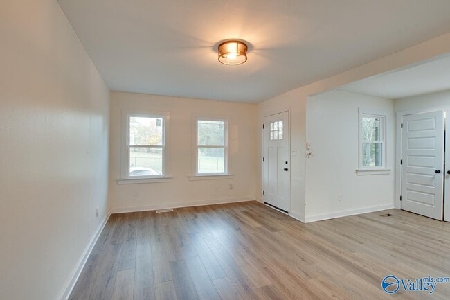 Building Photo - 2705 Wilson Dr NW