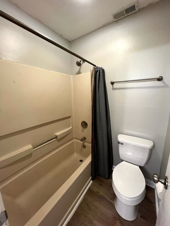 Building Photo - 6820 Winchester St