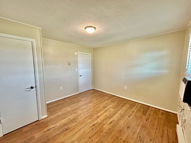 Building Photo - Quiet Duplex In Mt. Sterling!