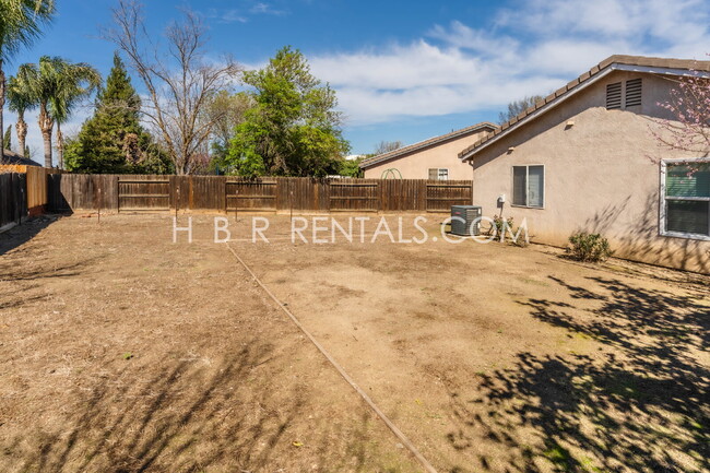 Building Photo - Charming 4-Bed Gem in Tracy with Spacious ...