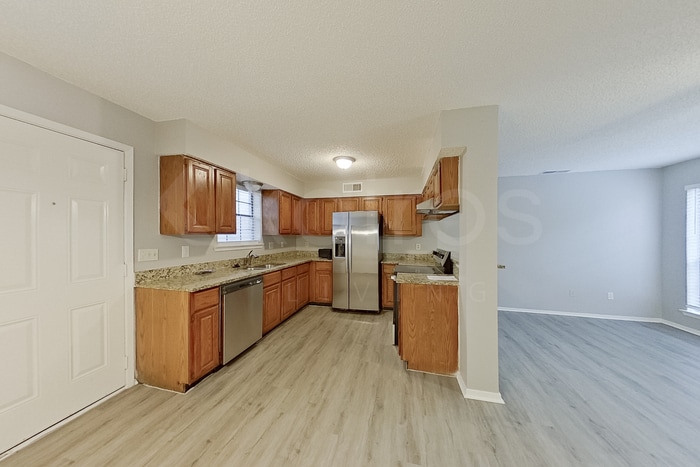 Building Photo - 822 Courtenay Pl