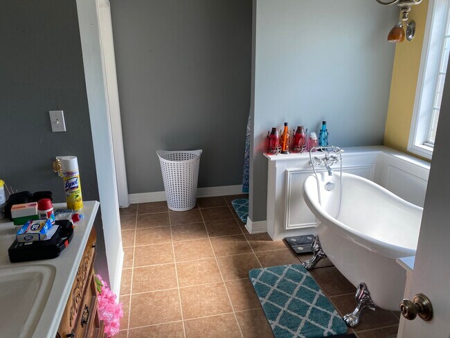 Building Photo - House K - 1252 Chace Rd.