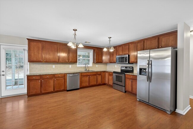 Building Photo - 155 W River Bend Dr