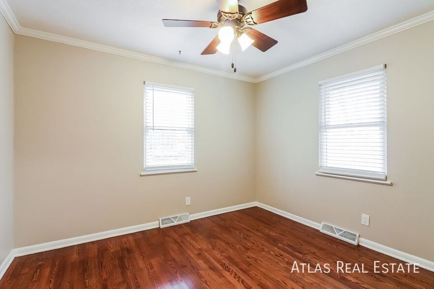 Building Photo - 602 NE Darwin St