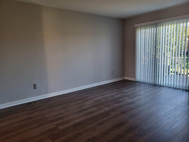 Building Photo - 11447 Lynhurst Dr