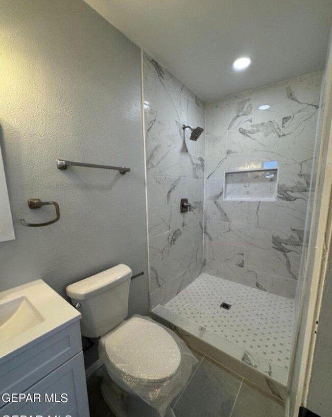 Building Photo - 5217 Danny Dr