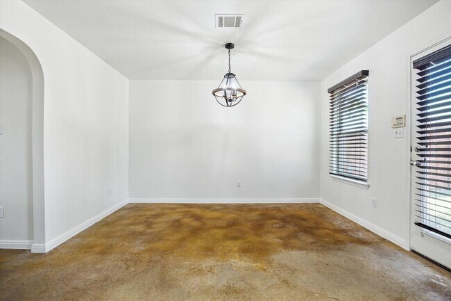Building Photo - 4512 Senda Ln
