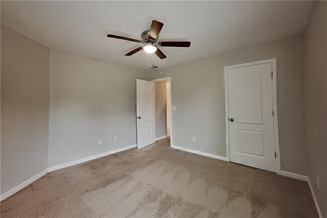 Building Photo - 3930 Summit Gate Dr