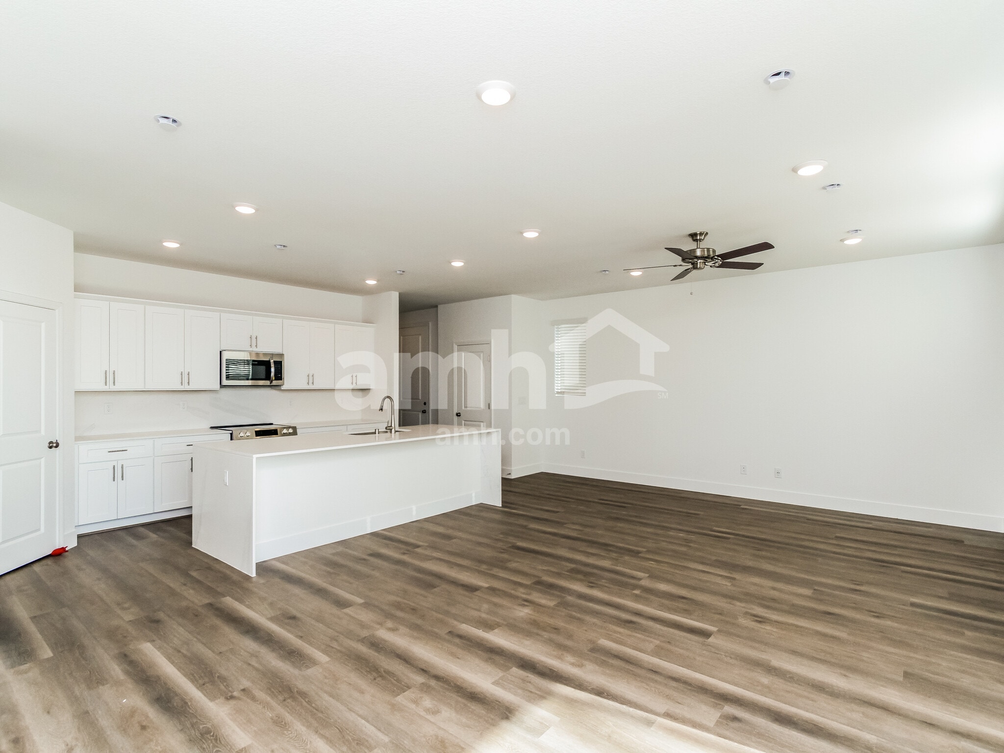 Building Photo - 11174 Magallanes St