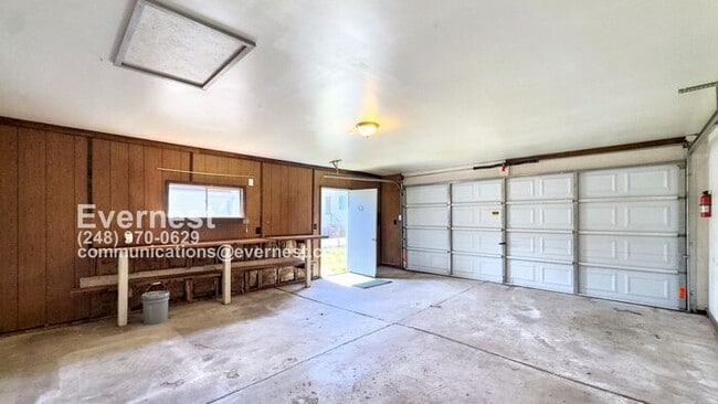 Building Photo - 2-Bedroom, 1-Bath Home in a Convenient Loc...