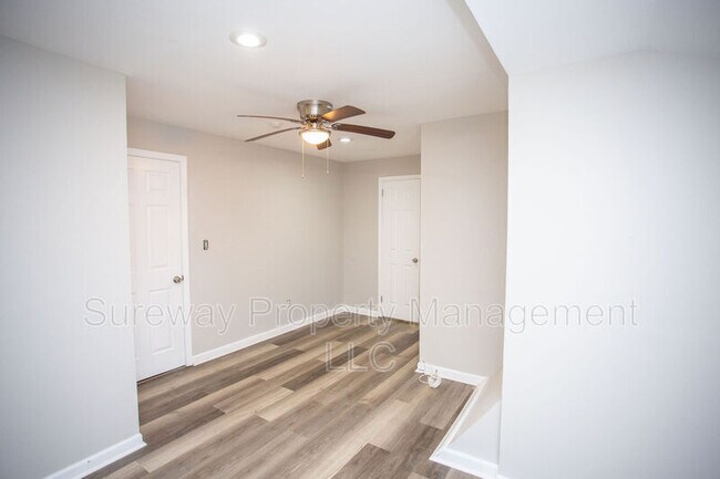 Building Photo - 19 Estate Rd