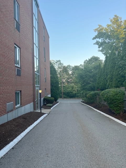 Building Photo - 179 Presidents Ln