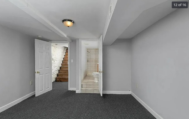 Building Photo - 4 Bedroom 3 Bathroom Home