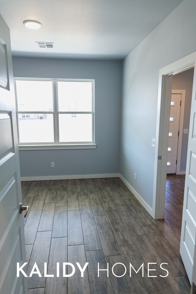 Building Photo - 1796 Salma Rd