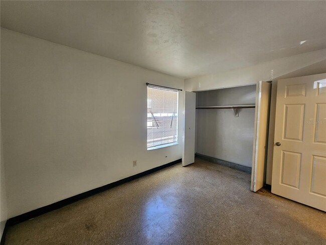 Building Photo - 5817 NW 23rd Terrace