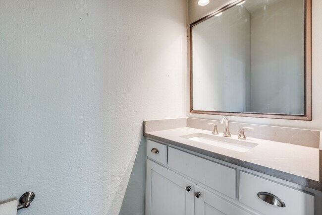 Building Photo - 5073 Gaston Ave