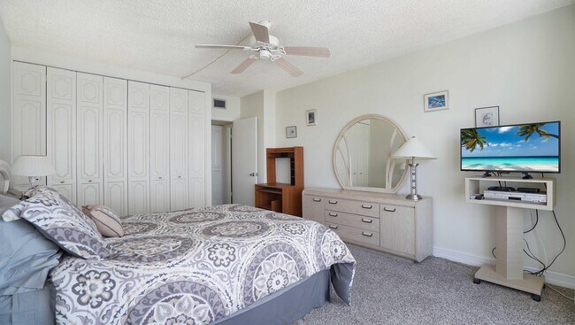 Building Photo - 3550 Galt Ocean Dr