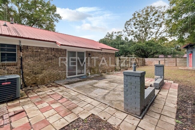 Building Photo - Newly Renovated 3 Bed 2 Bath Home in Theodore!