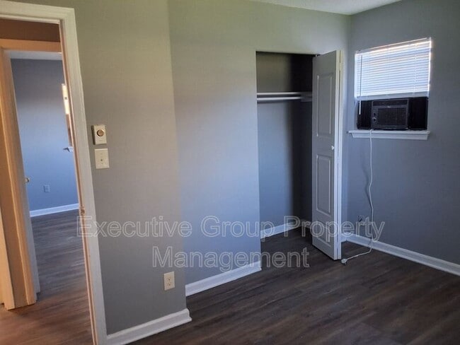 Building Photo - 310 Diecks Dr