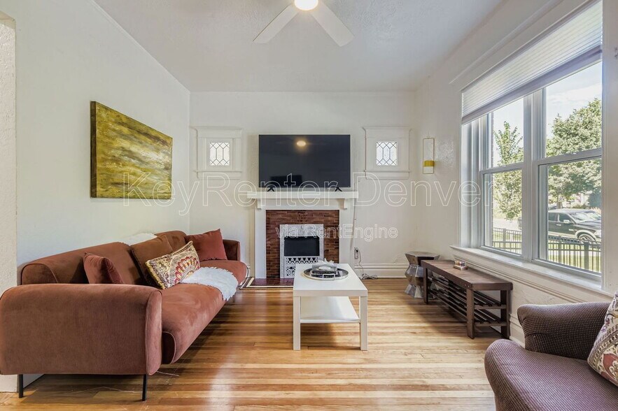 Building Photo - 227 S Logan St