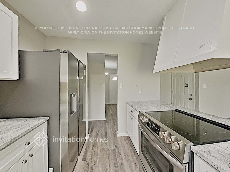 Building Photo - 10214 Deer Hollow Dr