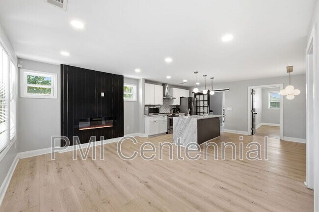 Building Photo - 562 Gary Rd NW