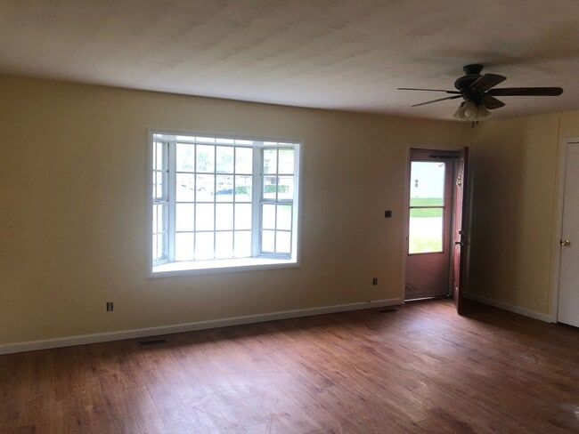 Building Photo - 1207 Maplepark Dr