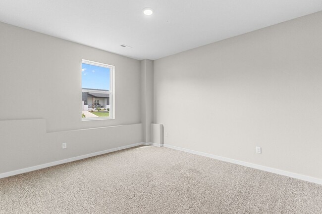 Building Photo - Beautiful Split Level 5 Bedroom Home - Hills of Olde Savannah