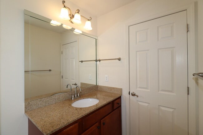 Building Photo - 417 Courchelle Dr