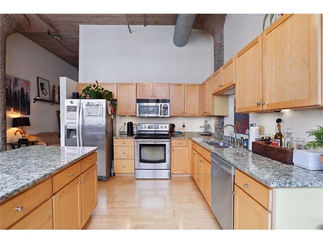 Building Photo - 521 S 7th St