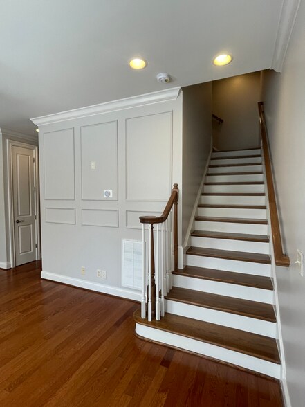 Building Photo - 1003 Cumberland Park Dr
