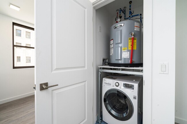 Building Photo - 201 Cornelison Ave