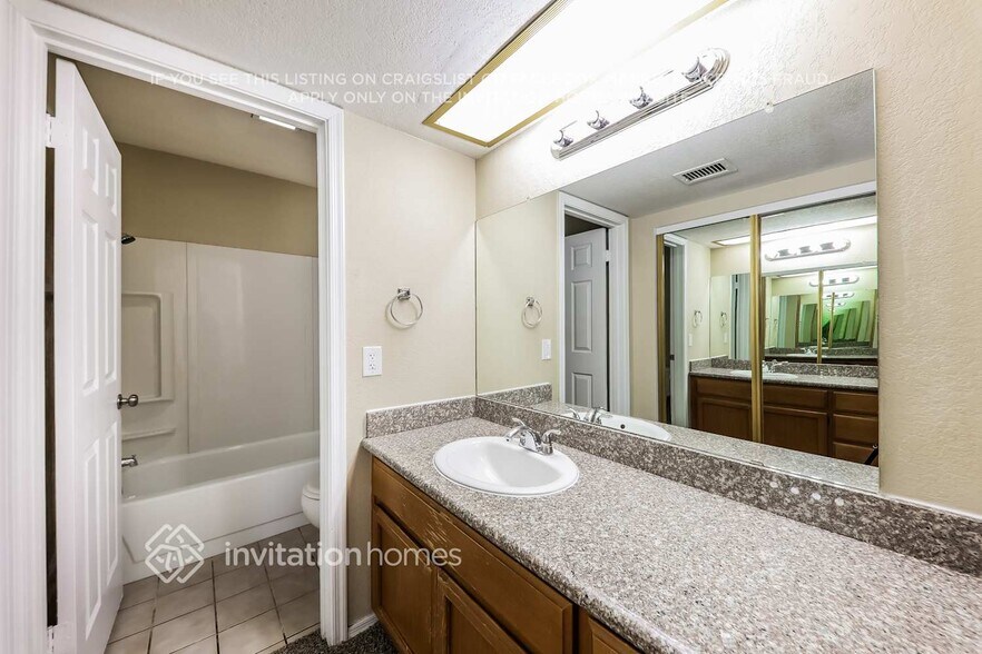 Building Photo - 6501 W Cheryl Dr