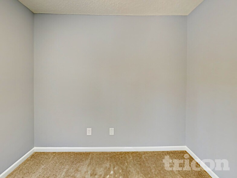 Building Photo - 6301 Dumont Ln