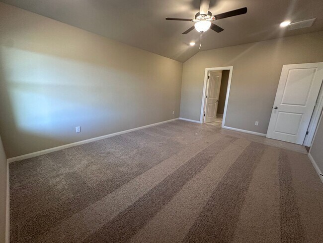 Building Photo - Beautiful New Home and you get the FIRST MONTH FREE!!!
