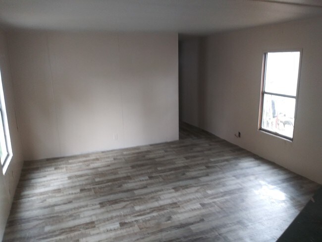 Building Photo - 12 Halstead Dr